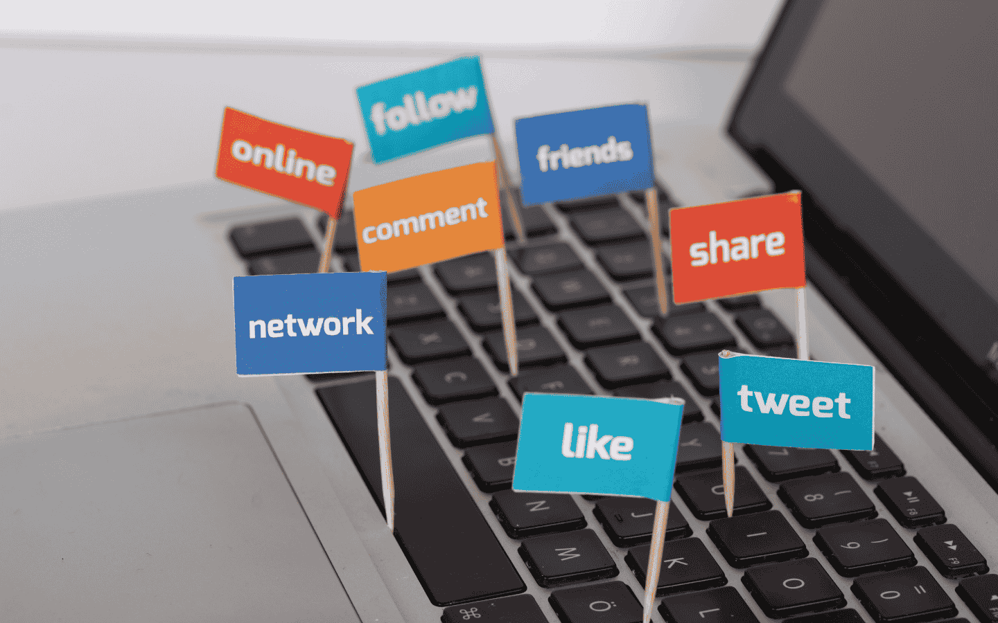 How to create engaging social media content for schools