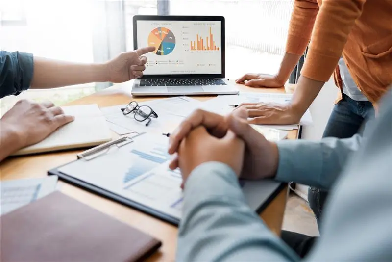 Choosing the Right Digital Marketing Mix for Your Industry